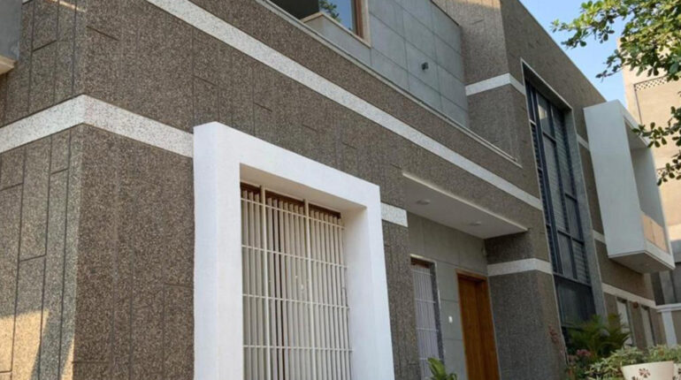 Pebblecrete Plaster with groove for Bungalow project